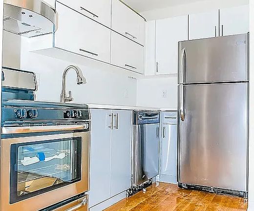 2nd image of 278 6th St APT 2D