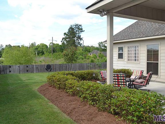 4th image of 15093 Coldwater Dr