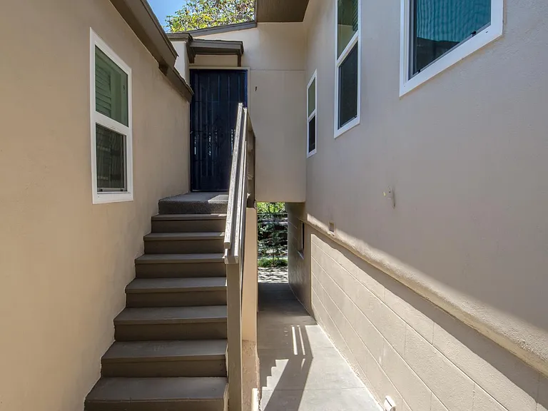 942 23rd St #D — Photo 12