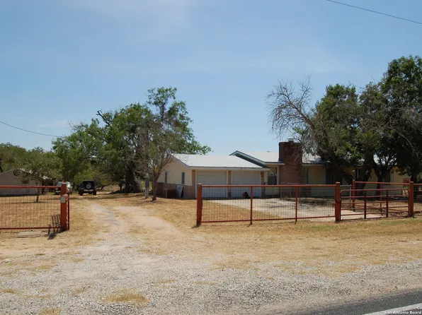 21430 SENIOR RD, Von Ormy, TX 78073