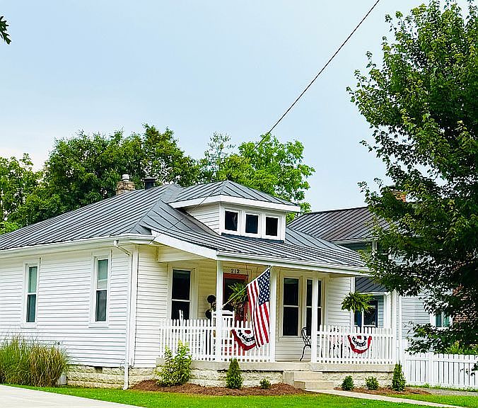 Listing photo 2