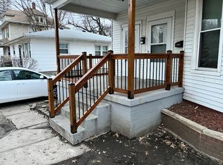 1821 1/2 16th St SW #2, Rock Island, IL 61201