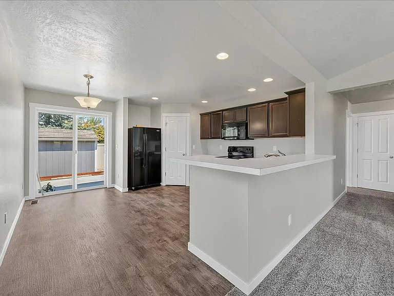 3914 W Meadowpine St — Photo 6