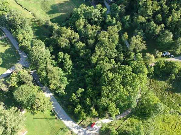 3 Bresock Ln, Washington, PA 15301