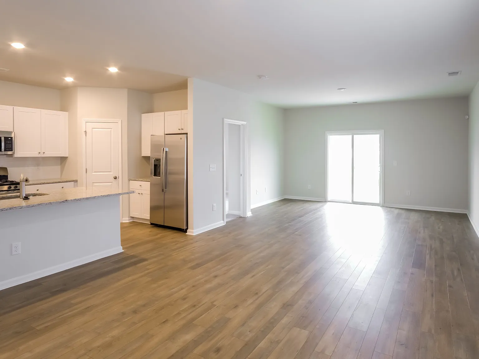 4 bed, 2.0 bath, 1779 sqft, $1,899 — Photo 4