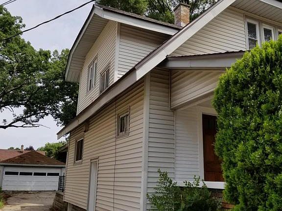 3rd image of 541 Ardmore St SE