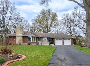 38 Meadowcrest Dr, Parkersburg, WV 26104