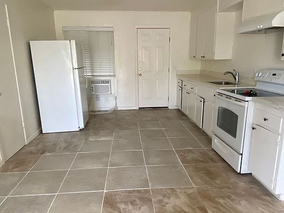 3rd image of 1816 Hile Ave #C4