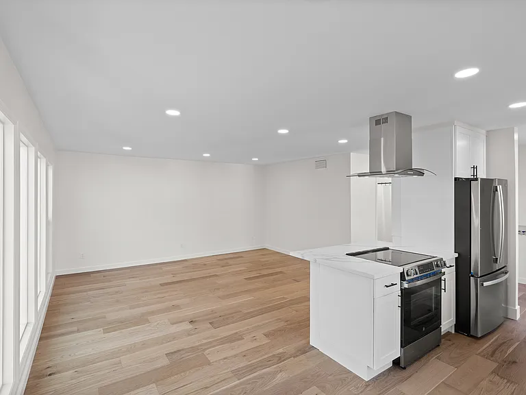40 Leafwood Cir #42 — Photo 9