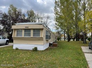 2562 Cumberland Rd, Grand Forks, ND 58201