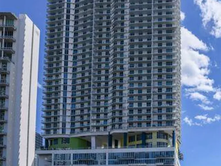 185 SW 7th St #3200 — Photo 1