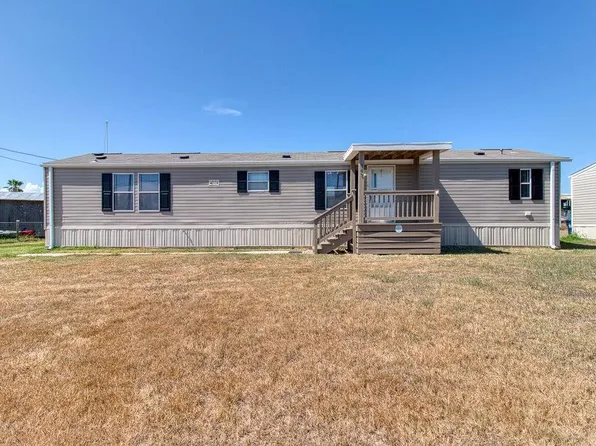 102 W Sagebrush St, Rockport, TX 78382
