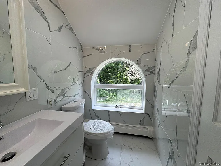 227 Beverly Rd — Photo 11