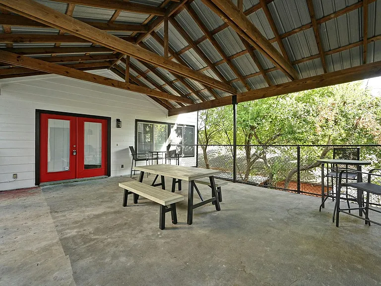 3412A Speedway St — Photo 3