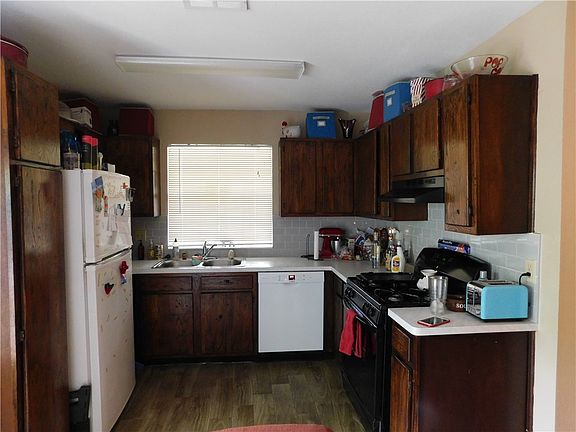 4th image of 1900 Prairie Knoll Ct #A
