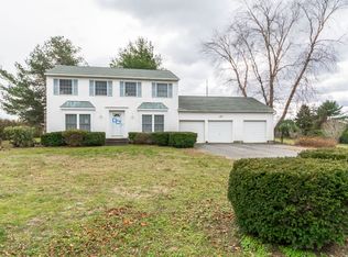 11 Pheasant Ln, Baiting Hollow, NY 11933