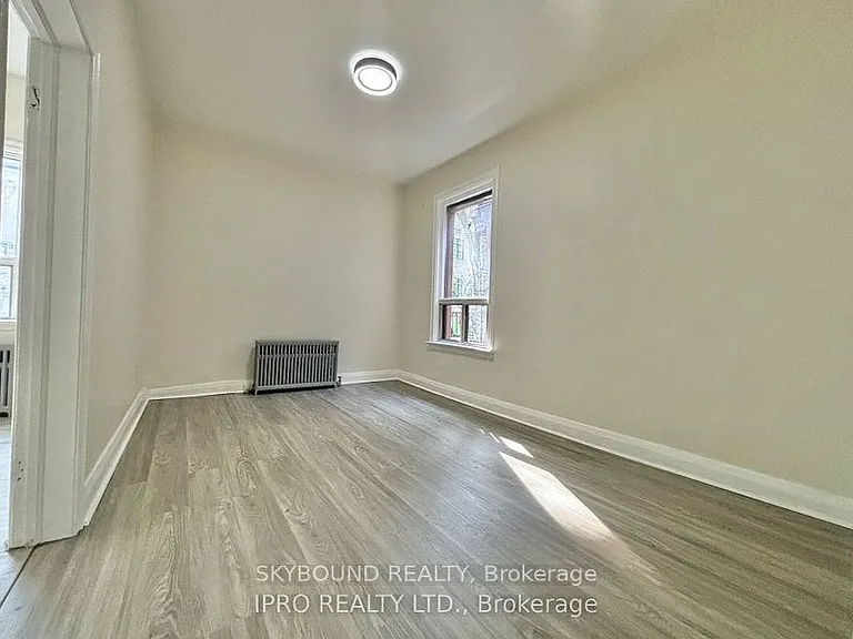 527 Queen St W #2B — Photo 3