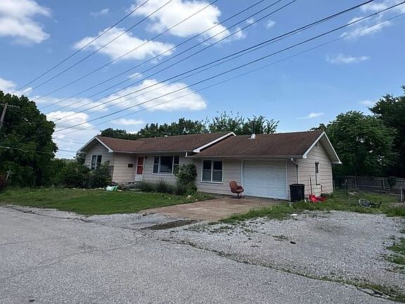 2nd image of 322 N 9th St