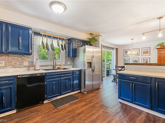 5th image of 461 Oakridge Dr