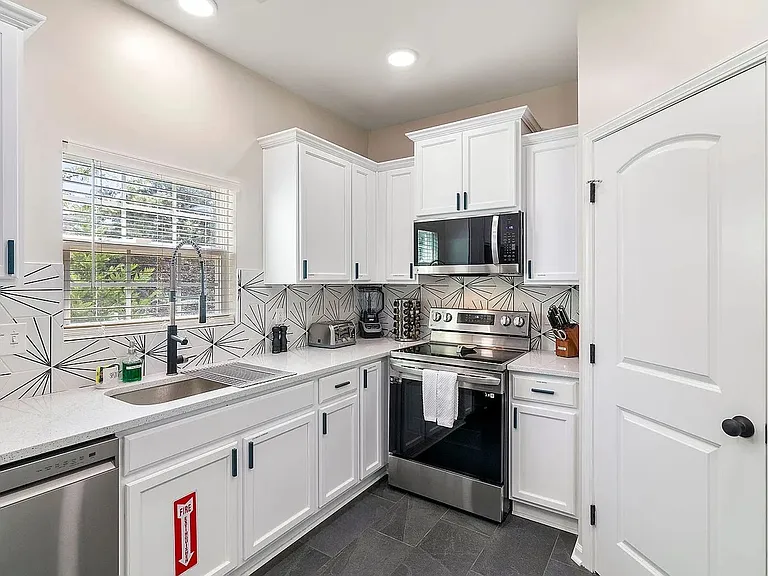 101 Roundhouse Ln — Photo 25