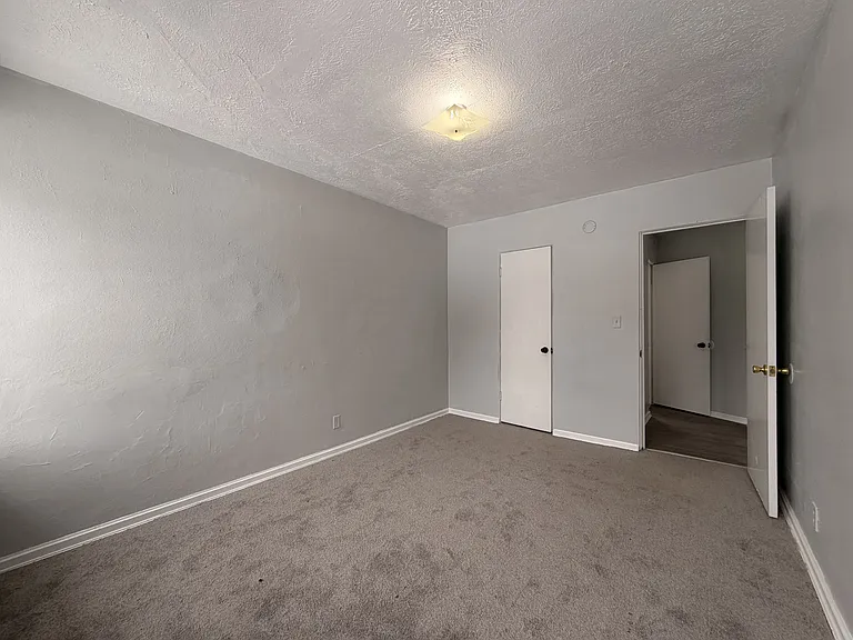 417 N Dixie Way #4 — Photo 6