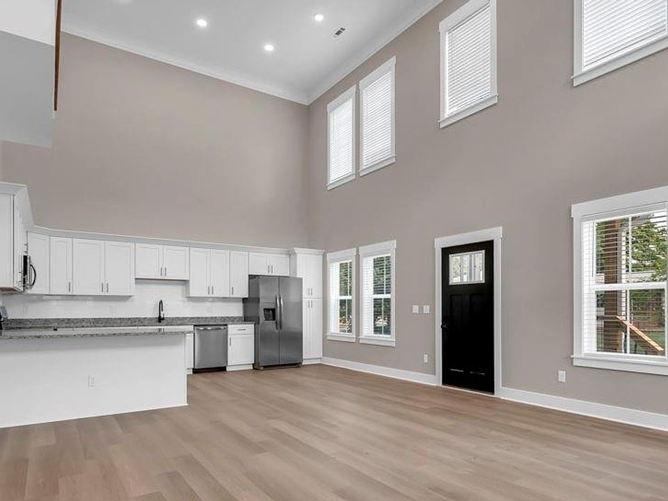 1st image of 181 Circle Dr W #2
