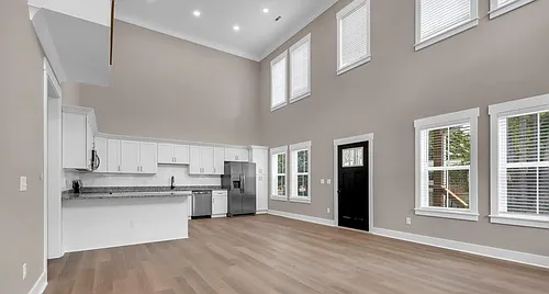 181 Circle Dr W Photo 1