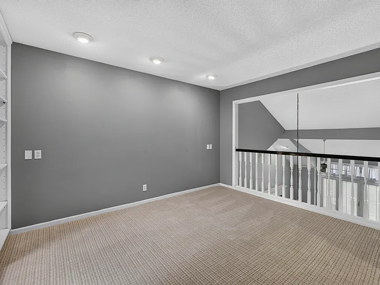 12044 Hemlock St — Photo 25