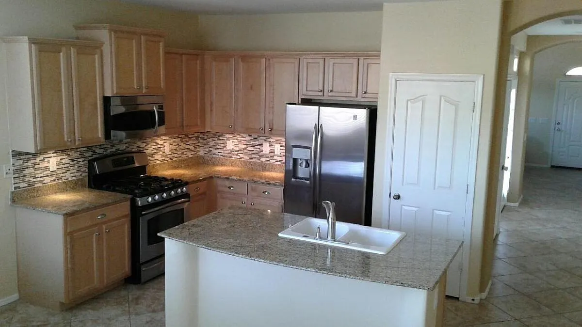 21150 W Elm Way — Photo 4