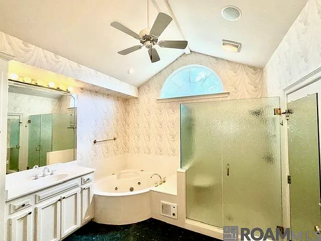 16756 Amberwood Dr — Photo 25