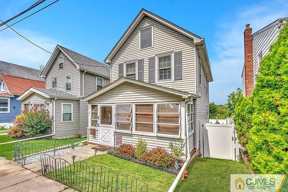 418 Catherine St photo 1