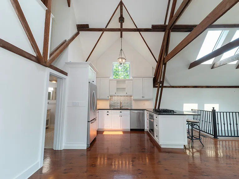 200 Whitfield St — Photo 5