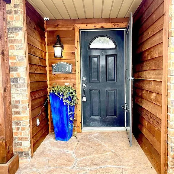 2129 Lymington Rd — Photo 34