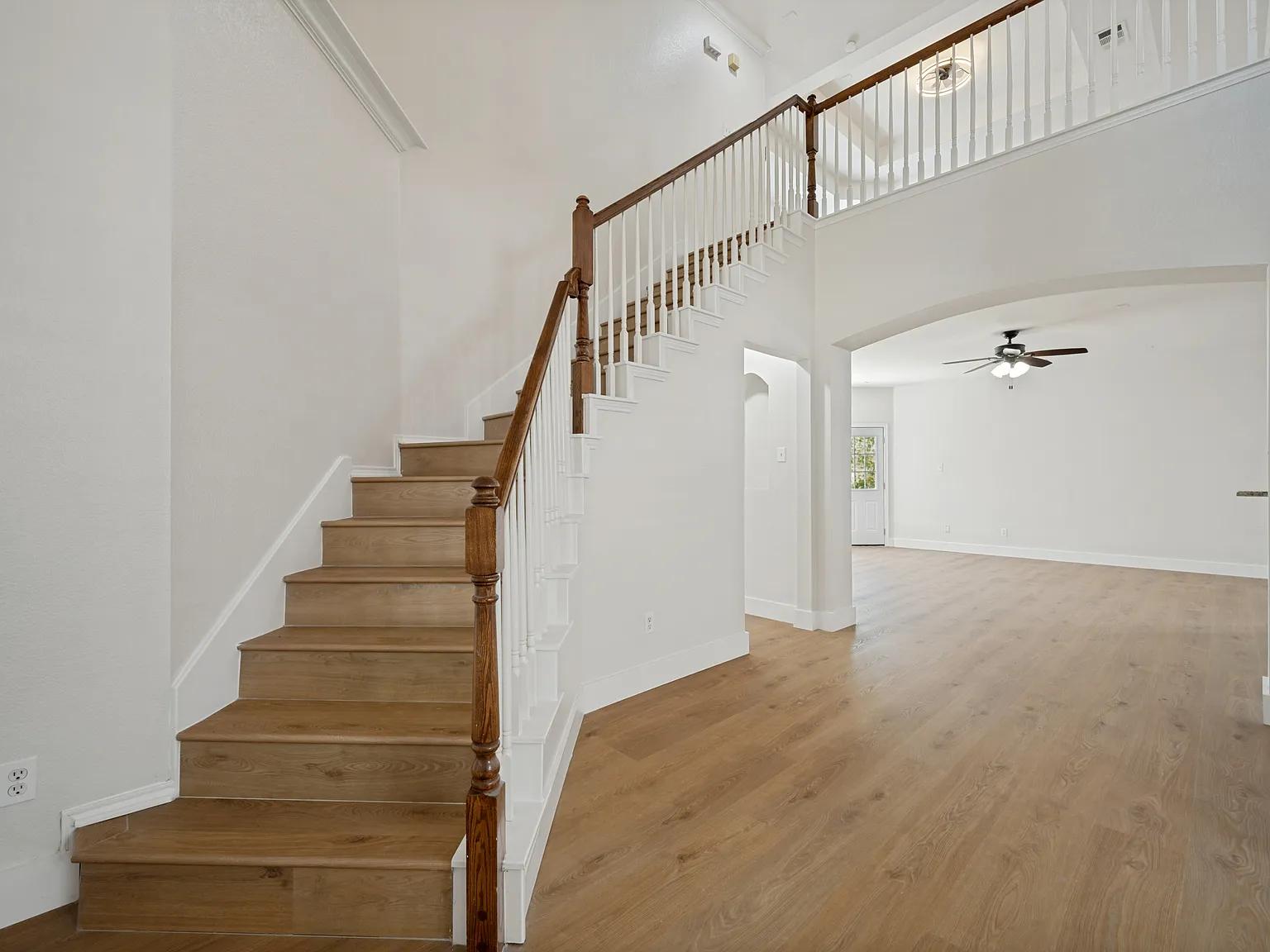 3 bed, 2.5 bath, 2530 sqft, $2,750 — Photo 4