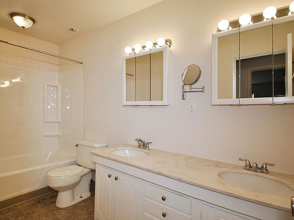 3rd image of 1137 Michigan Ave E APT 35