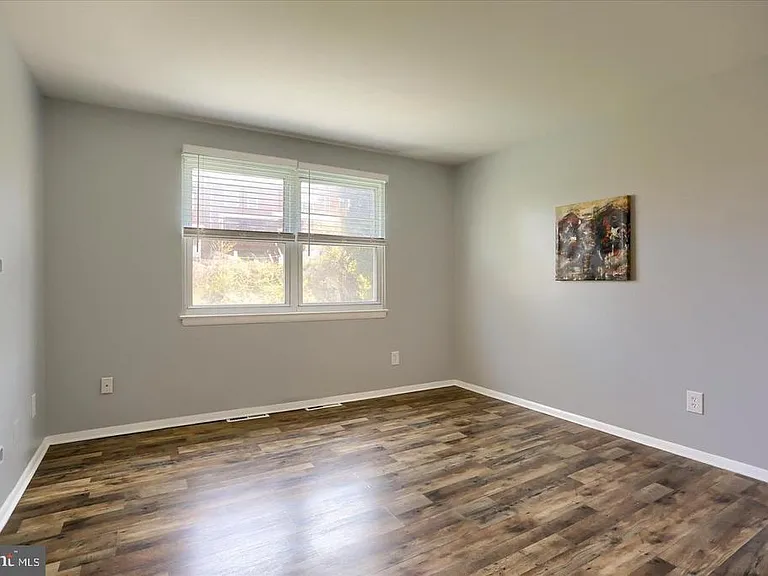 4411 Falls Bridge Dr #B — Photo 4