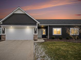 7462 Hardwood St, Caledonia, MI 49316