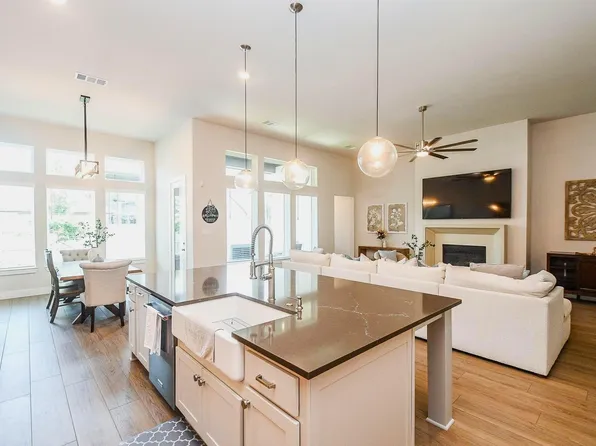 5019 Golden Peach Rd, Manvel, TX 77578