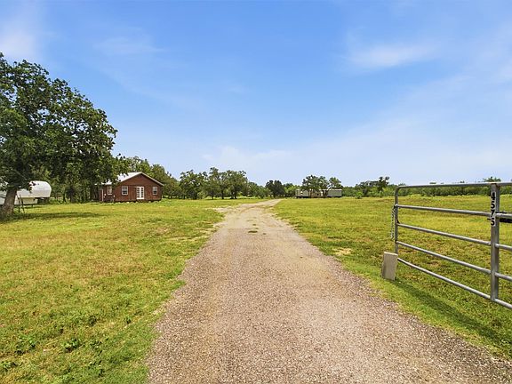 3rd image of 4575 Mineral Springs Rd