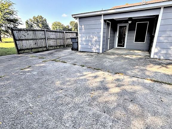 5th image of 2932 McDonald Ct SW