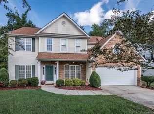 8424 Four Sisters Ln, Charlotte, NC 28215