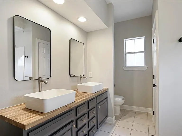 7033 Wynntree Dr — Photo 13