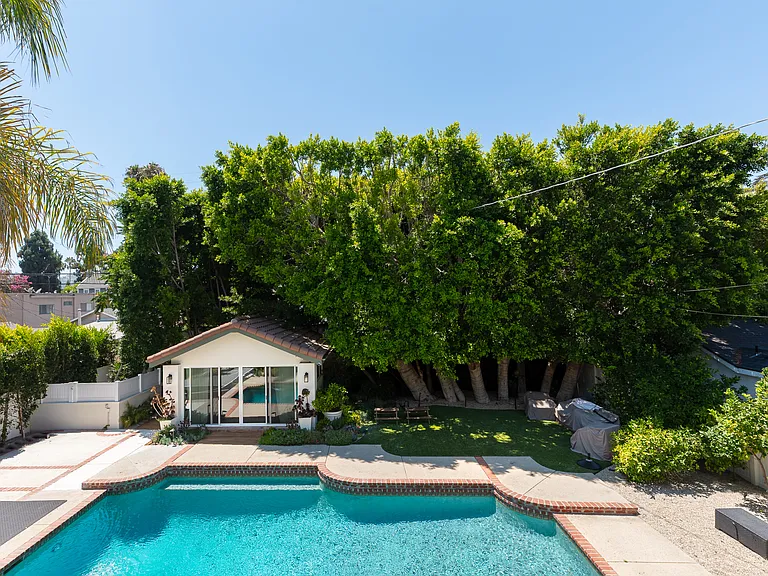 4363 Irvine Ave — Photo 29