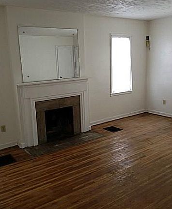 4th image of 1352 E 20th Ave