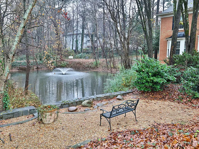 55 Mount Vernon Cir — Photo 27