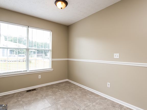 4th image of 143 Beechwood Ln