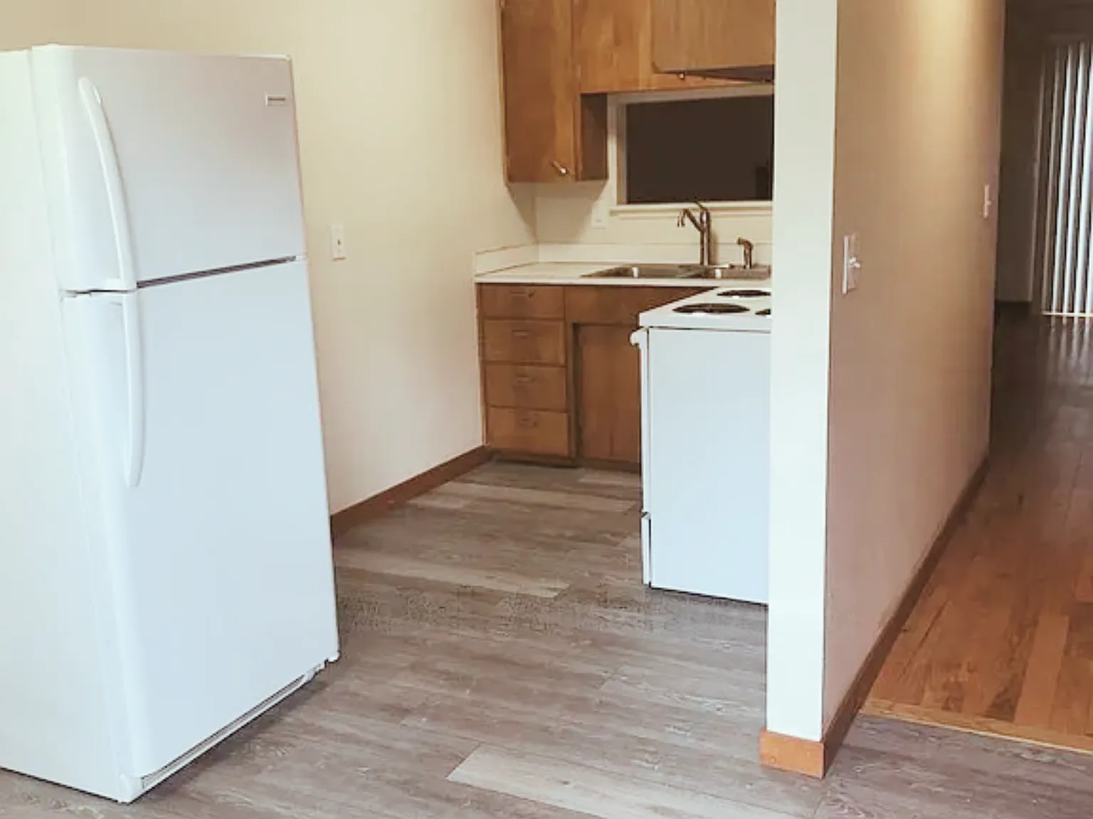 2 bed, 1.5 bath, 1000 sqft, $1,600 — Photo 4