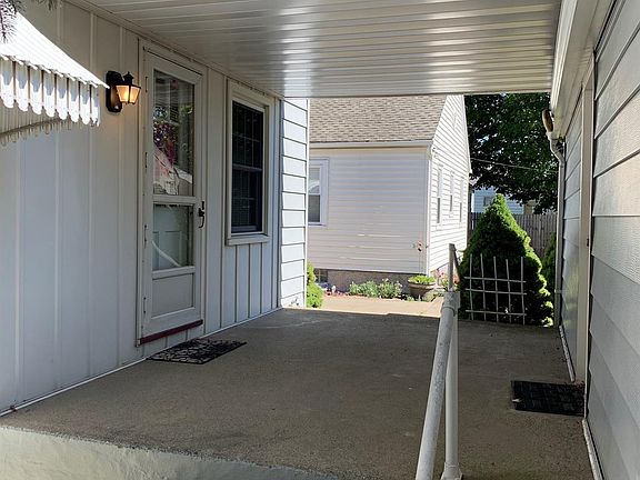 2nd image of 2300 Woodburn Ave