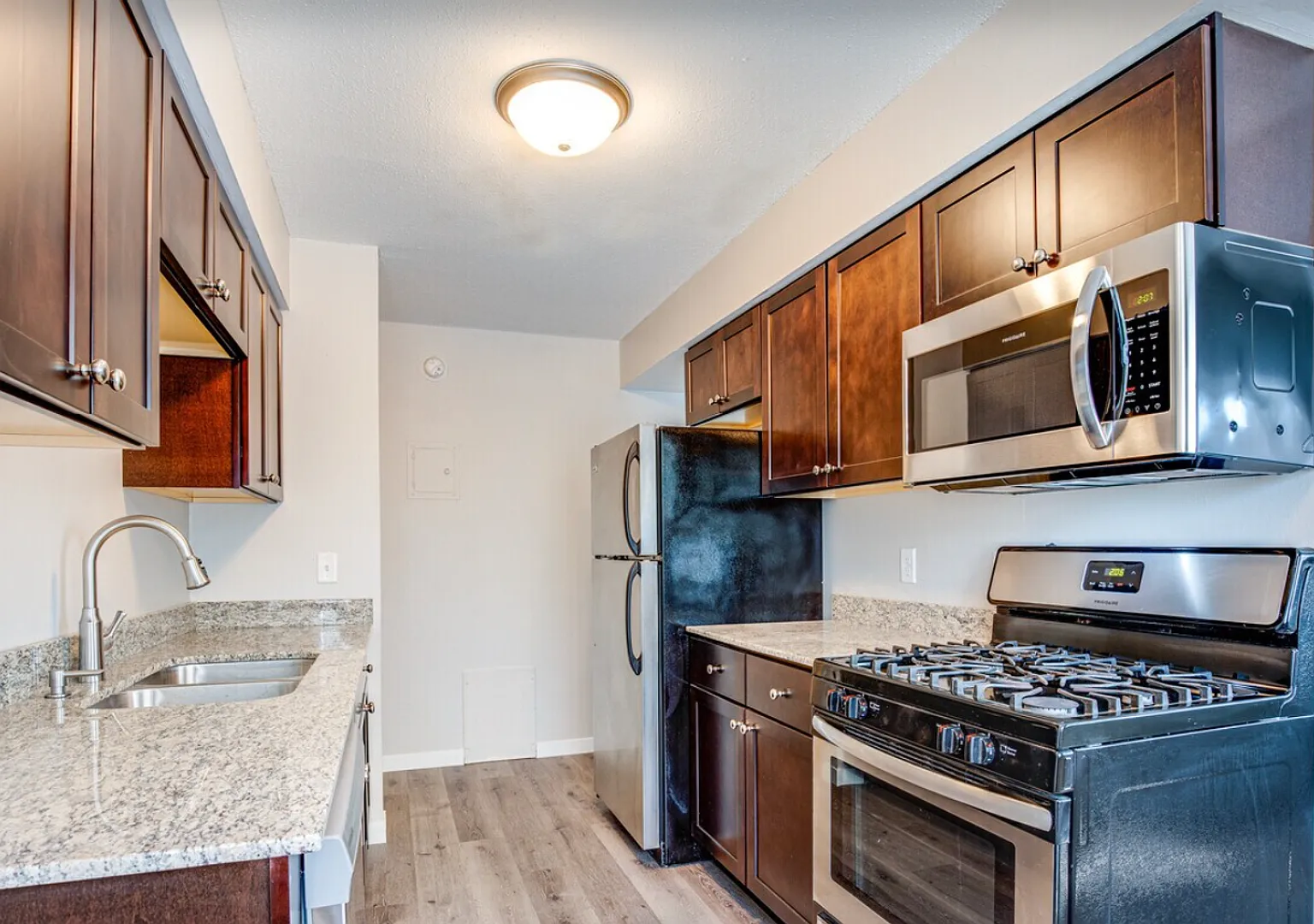 Riverwood 215 — Photo 1