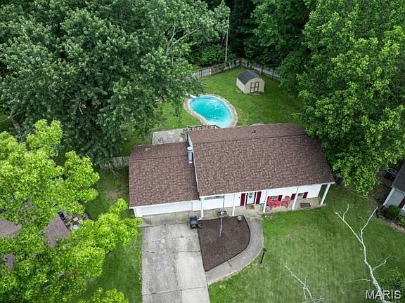 5th image of 1027 W Willow St